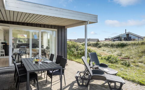 Geesche - 200M from the Sea: Meubilair, Interieur Ontwerp, Stoel, Flooring, Tafel, Toevlucht, Verdieping, Plafond, Kamer, Eco Hotel