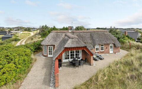 Sannie - 450M from the Sea: Huis, Dak, Huis, Verblijf, Schuur, Garden Gebouwen, Siding, Werf, Blokhut, Hut