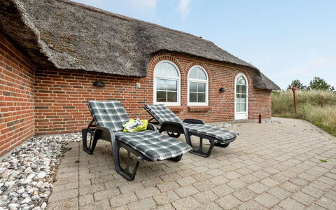 Sannie - 450M from the Sea: Huis, Dak, Huis, Verblijf, Schuur, Garden Gebouwen, Siding, Werf, Blokhut, Hut