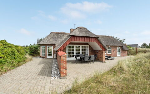 Sannie - 450M from the Sea: Huis, Dak, Huis, Verblijf, Schuur, Garden Gebouwen, Siding, Werf, Blokhut, Hut