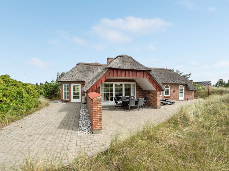 Sannie - 450M from the Sea