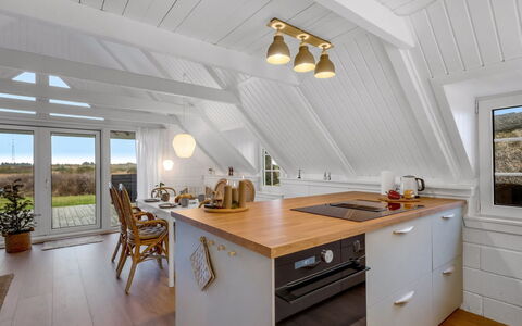 Gunhwat - 350M to the Fjord: Zwembad, Buitenmeubels, Meubilair, Toevlucht, Flagstone, Eco Hotel, Schaduw, Stoel, Vrije Tijd, Landgoed