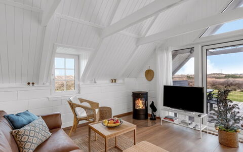 Gunhwat - 350M to the Fjord: Zwembad, Buitenmeubels, Meubilair, Toevlucht, Flagstone, Eco Hotel, Schaduw, Stoel, Vrije Tijd, Landgoed