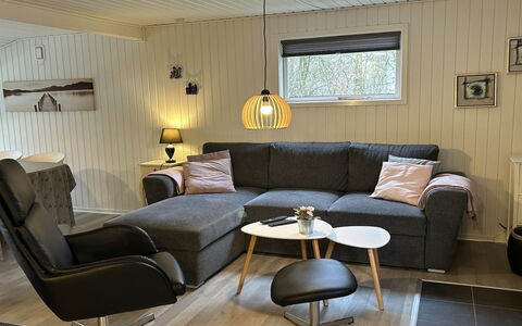 Sanni - 1.6Km from the Sea: Meubilair, Flooring, Interieur Ontwerp, Verdieping, Huis, Woonkamer, Bankstel, Lichte Inrichting, Beits