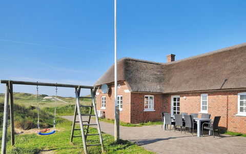 Skuli - 200M from the Sea: Verblijf, Schuur, Hut, Boerderij, Prairie, Keet, Schuur, Blokhut, Garden Gebouwen