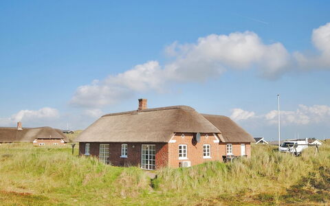 Skuli - 200M from the Sea: Verblijf, Schuur, Hut, Boerderij, Prairie, Keet, Schuur, Blokhut, Garden Gebouwen