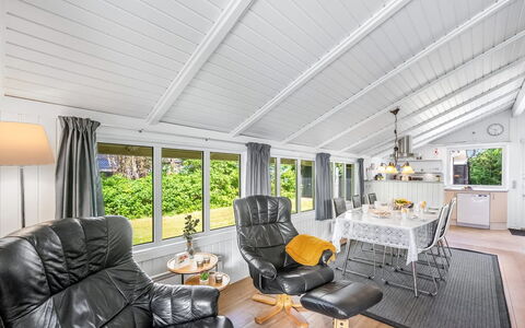 Penka - 550M to the Fjord: Interieur Ontwerp, Plafond, Hout, Meubilair, Flooring, Verdieping, Bankstel, Houten Vloer, Huis, Woonkamer