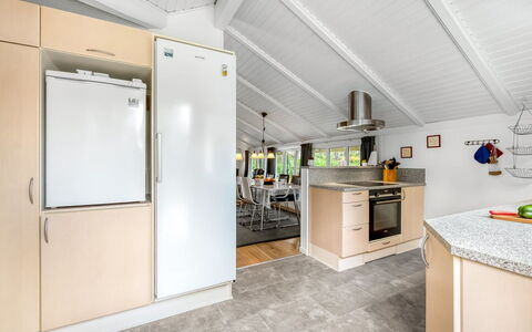 Penka - 550M to the Fjord: Flooring, Major Appliance, Keuken, Interieur Ontwerp, Verdieping, Plafond, Hout, Toestel Van De Keuken, Countertop, Meubilair