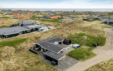 Assa - from the Sea: Dak, Land Lot, Verblijf, Huis, Landelijk Gebied, Schuur, Siding, Garden Gebouwen, Blokhut, Hut
