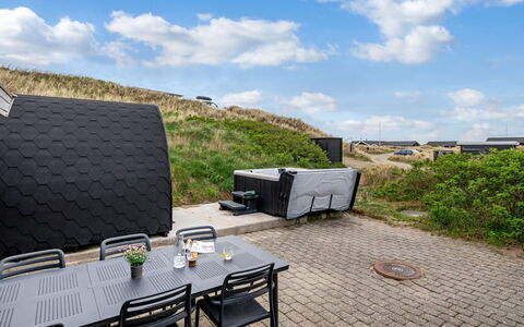 Assa - from the Sea: Dak, Land Lot, Verblijf, Huis, Landelijk Gebied, Schuur, Siding, Garden Gebouwen, Blokhut, Hut