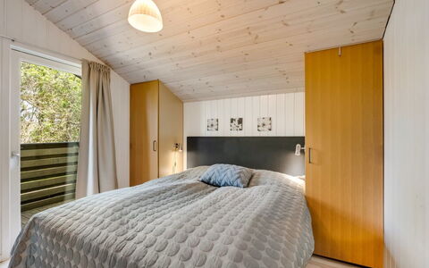 Estelle - 575M to the Fjord: Interieur Ontwerp, Hout, Plafond, Bed, Slaapkamer, Flooring, Verdieping, Kamer, Meubilair, Laken