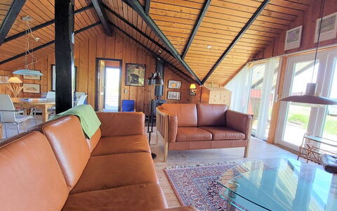 Beneta - 300M from the Sea: Dak, Land Lot, Verblijf, Huis, Landelijk Gebied, Schuur, Siding, Garden Gebouwen, Blokhut, Hut