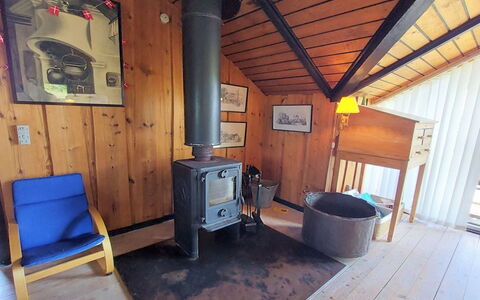 Beneta - 300M from the Sea: Dak, Land Lot, Verblijf, Huis, Landelijk Gebied, Schuur, Siding, Garden Gebouwen, Blokhut, Hut