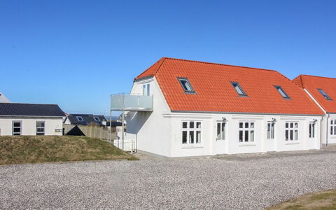 Ena - 75M from the Sea: Hout, Dak, Architectuur, Huis, Huis, Verblijf, Siding, Hardwood, Helling, Landgoed