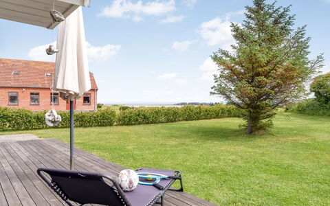 Tanna - 330M to the Fjord: Gras, Meubilair, Buitenmeubels, Land Lot, Tuin, Gazon, Buitentafel, Schaduw, Stoel, Landscaping
