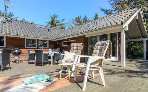 Elfrun - 250M from the Sea: Huis, Dak, Huis, Verblijf, Schuur, Garden Gebouwen, Siding, Werf, Blokhut, Hut