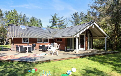 Elfrun - 250M from the Sea: Huis, Dak, Huis, Verblijf, Schuur, Garden Gebouwen, Siding, Werf, Blokhut, Hut