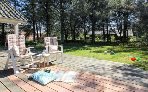 Elfrun - 250M from the Sea: Huis, Dak, Huis, Verblijf, Schuur, Garden Gebouwen, Siding, Werf, Blokhut, Hut