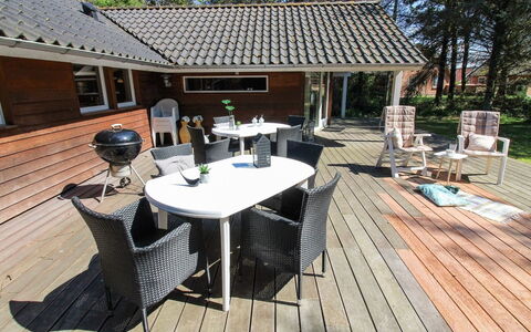 Elfrun - 250M from the Sea: Huis, Dak, Huis, Verblijf, Schuur, Garden Gebouwen, Siding, Werf, Blokhut, Hut