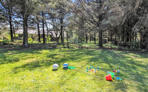 Elfrun - 250M from the Sea: Huis, Dak, Huis, Verblijf, Schuur, Garden Gebouwen, Siding, Werf, Blokhut, Hut