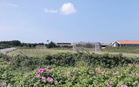 Elfrun - 250M from the Sea: Huis, Dak, Huis, Verblijf, Schuur, Garden Gebouwen, Siding, Werf, Blokhut, Hut
