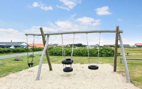 Elfrun - 250M from the Sea: Huis, Dak, Huis, Verblijf, Schuur, Garden Gebouwen, Siding, Werf, Blokhut, Hut
