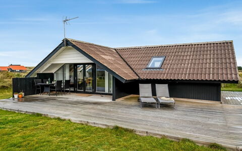 Olesia - 250M from the Sea: Dak, Land Lot, Verblijf, Huis, Landelijk Gebied, Schuur, Siding, Garden Gebouwen, Blokhut, Hut
