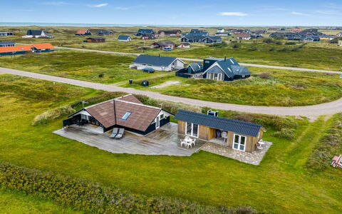 Olesia - 250M from the Sea: Dak, Land Lot, Verblijf, Huis, Landelijk Gebied, Schuur, Siding, Garden Gebouwen, Blokhut, Hut