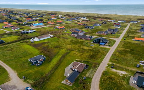 Olesia - 250M from the Sea: Dak, Land Lot, Verblijf, Huis, Landelijk Gebied, Schuur, Siding, Garden Gebouwen, Blokhut, Hut