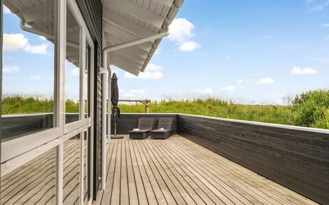 Markku - 400M from the Sea: Hout, Houten Vloer, Architectuur, Hardwood, Veranda, Plank, Dek, Samengesteld Materiaal, Boardwalk, Beits
