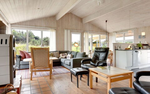 Annemia - 200M from the Sea: Hout, Meubilair, Bankstel, Verdieping, Plafond, Interieur Ontwerp, Flooring, Woonkamer, Huis