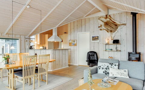 Thyrger - 550M from the Sea: Dak, Land Lot, Verblijf, Huis, Landelijk Gebied, Schuur, Siding, Garden Gebouwen, Blokhut, Hut