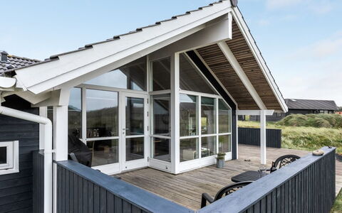 Thyrger - 550M from the Sea: Dak, Land Lot, Verblijf, Huis, Landelijk Gebied, Schuur, Siding, Garden Gebouwen, Blokhut, Hut