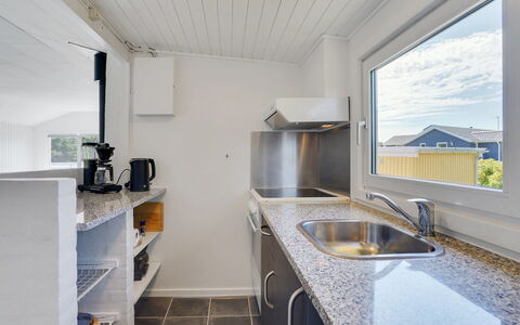 Kanerva - 350M from the Sea: Hout, Huis, Veranda, Dek, Hardwood, Dak, Beits, Houten Vloer, Eco Hotel