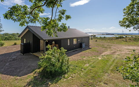 Rickmer - 200M from the Sea: Dak, Huis, Huis, Verblijf, Siding, Landgoed, Oprit, Garden Gebouwen, Werf, Schuur
