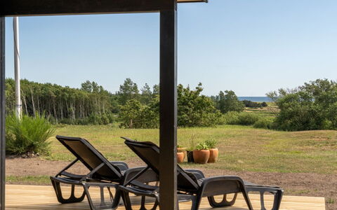 Rickmer - 200M from the Sea: Dak, Huis, Huis, Verblijf, Siding, Landgoed, Oprit, Garden Gebouwen, Werf, Schuur