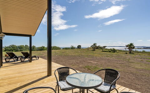 Rickmer - 200M from the Sea: Dak, Huis, Huis, Verblijf, Siding, Landgoed, Oprit, Garden Gebouwen, Werf, Schuur