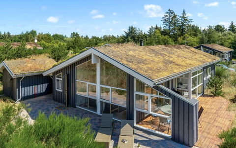 Felizia - 2.5Km from the Sea: Hout, Huis, Verblijf, Landgoed, Natuurlijk Materiaal, Veranda, Siding, Hardwood, Garden Gebouwen, Plank