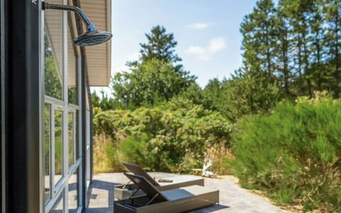 Felizia - 2.5Km from the Sea: Schaduw, Buitenmeubels, Tuin, Landscaping, Eco Hotel, Werf, Stoel, Ontwerp, Veranda, Garden Gebouwen