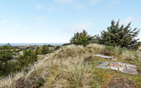 Hilke - 850M from the Sea: Dak, Huis, Huis, Verblijf, Siding, Landgoed, Oprit, Garden Gebouwen, Werf, Schuur