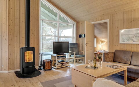 Hilke - 850M from the Sea: Dak, Huis, Huis, Verblijf, Siding, Landgoed, Oprit, Garden Gebouwen, Werf, Schuur