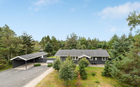 Onta - 900M from the Sea: Huis, Huis, Struik, Woongebied, Dak, Verblijf, Landgoed, Oprit, Tuin, Landscaping