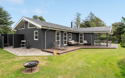Onta - 900M from the Sea: Dak, Huis, Verblijf, Huis, Siding, Deur, Groundcover, Landgoed, Boerderij, Veranda