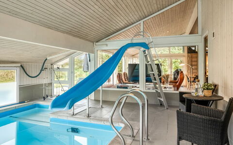 Helene - 1.5Km from the Sea: Dak, Huis, Huis, Verblijf, Siding, Landgoed, Oprit, Garden Gebouwen, Werf, Schuur