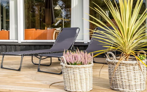 Helene - 1.5Km from the Sea: Dak, Huis, Huis, Verblijf, Siding, Landgoed, Oprit, Garden Gebouwen, Werf, Schuur