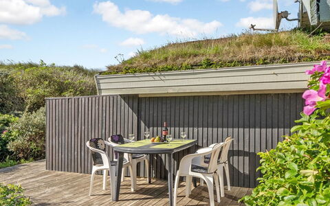 Madita - 310M from the Sea: Hout, Meubilair, Buitenmeubels, Buitentafel, Schaduw, Tuin, Hardwood, Stoel, Outdoor Structuur, Beits