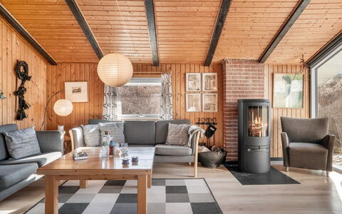 Madita - 310M from the Sea: Meubilair, Hout, Flooring, Interieur Ontwerp, Verdieping, Tafel, Woonkamer, Bankstel, Stoel, Beits