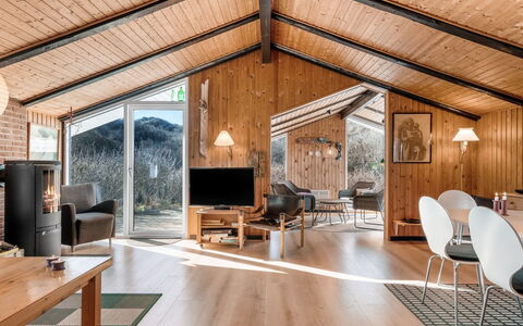 Madita - 310M from the Sea: Architectuur, Dak, Huis, Samengesteld Materiaal, Daylighting, Siding, Oprit