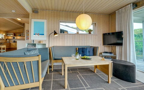 Josten - 500M from the Sea: Interieur Ontwerp, Meubilair, Flooring, Hout, Verdieping, Plafond, Kamer, Bankstel, Tafel, Woonkamer