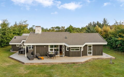 Mechthild - 2.7Km from the Sea: Plafond, Flooring, Interieur Ontwerp, Verdieping, Samengesteld Materiaal, Meubilair, Toevlucht, Hotel, Ontwerp, Daylighting